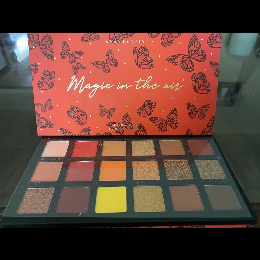 Magic in the air eyeshadow palette